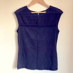 3/$30💚Catherine Malandrino black eyelet sleeveless shirt top size small
